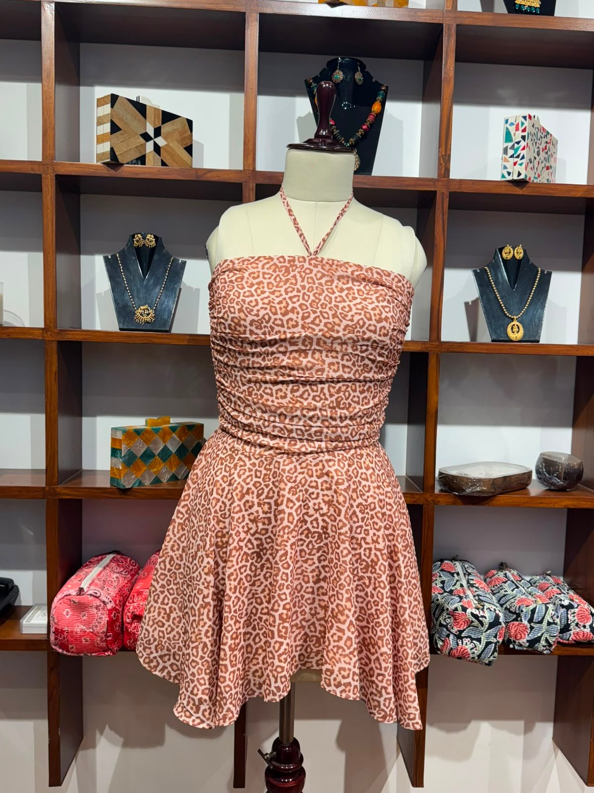 fabric poly crepe occassion  lepord print