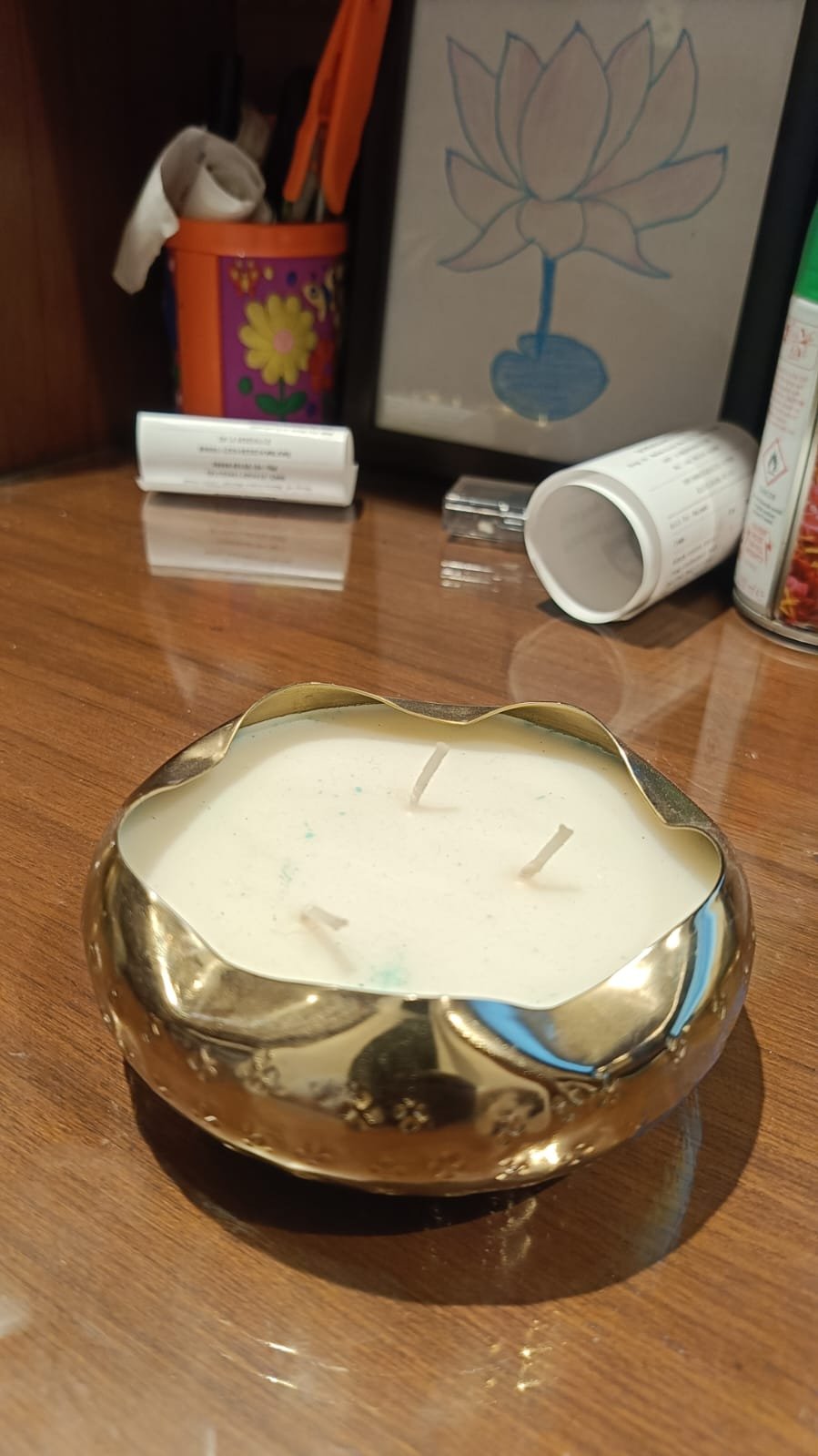 Premium Golden Flower-Shaped Scented Candle New
