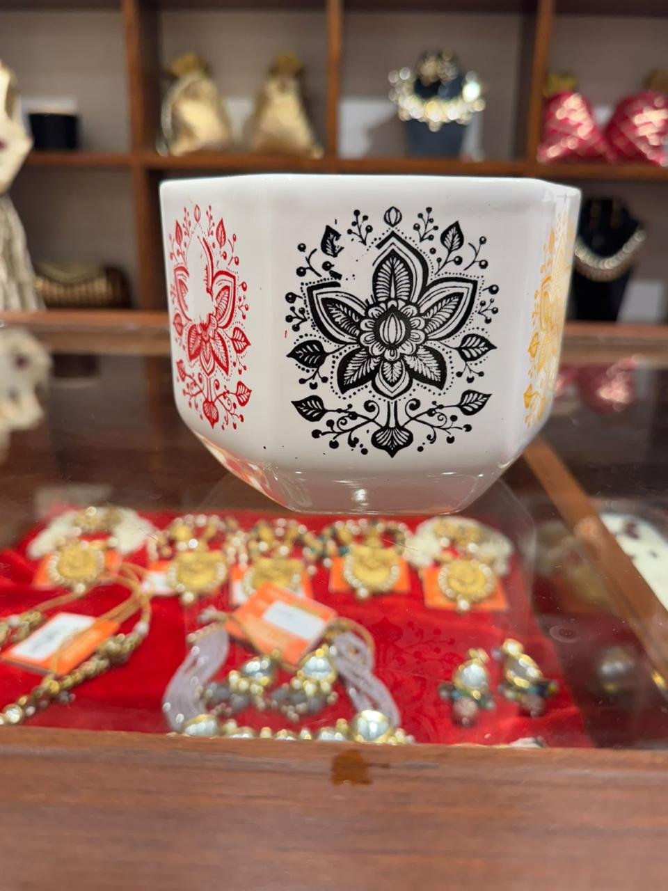 Mandara Heritage Floral Pot